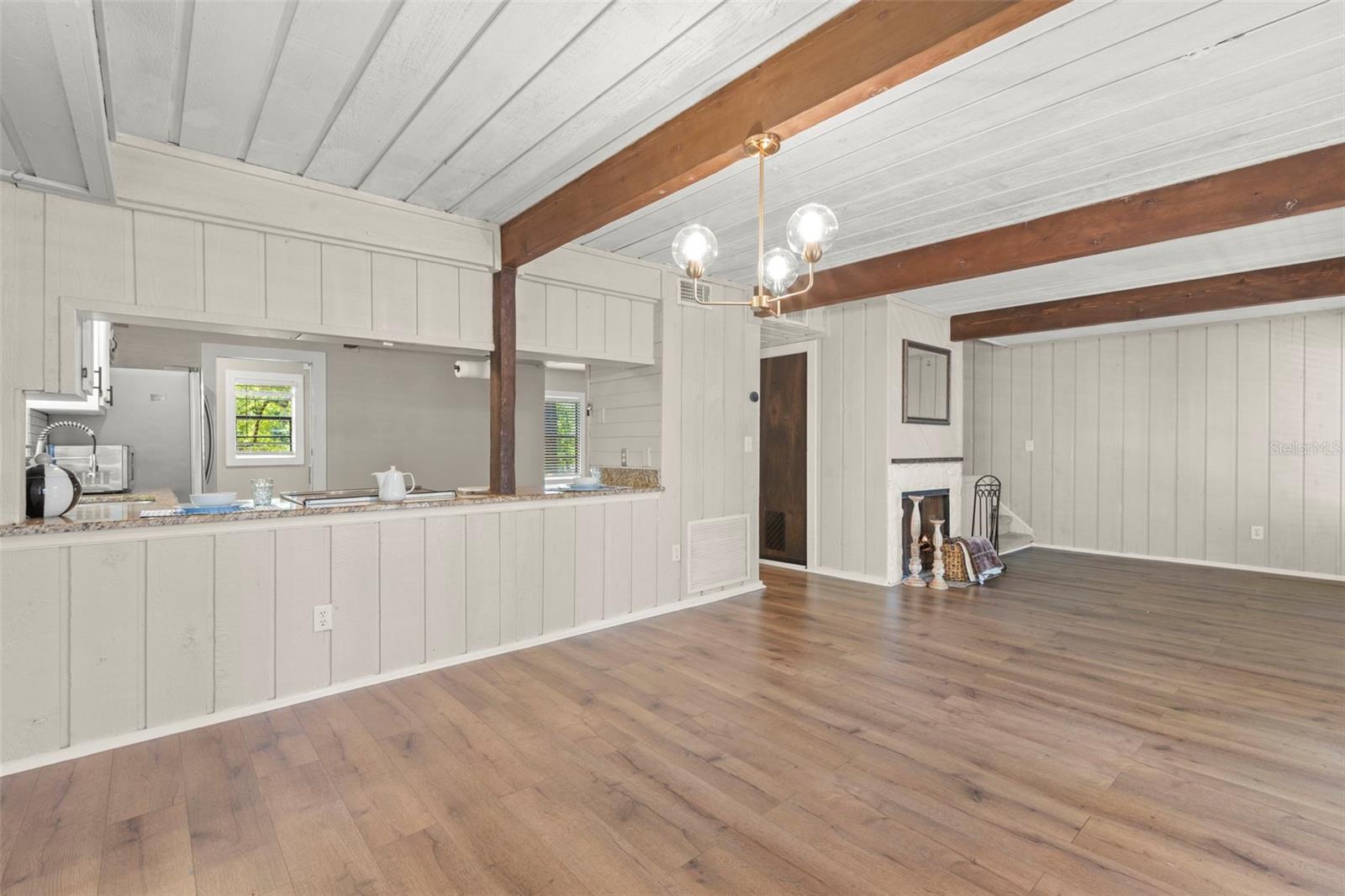Living/dining room