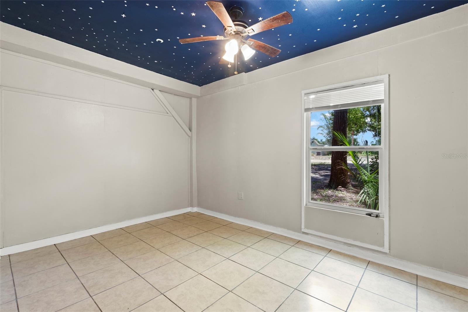 First floor bonus/office/4th bedroom