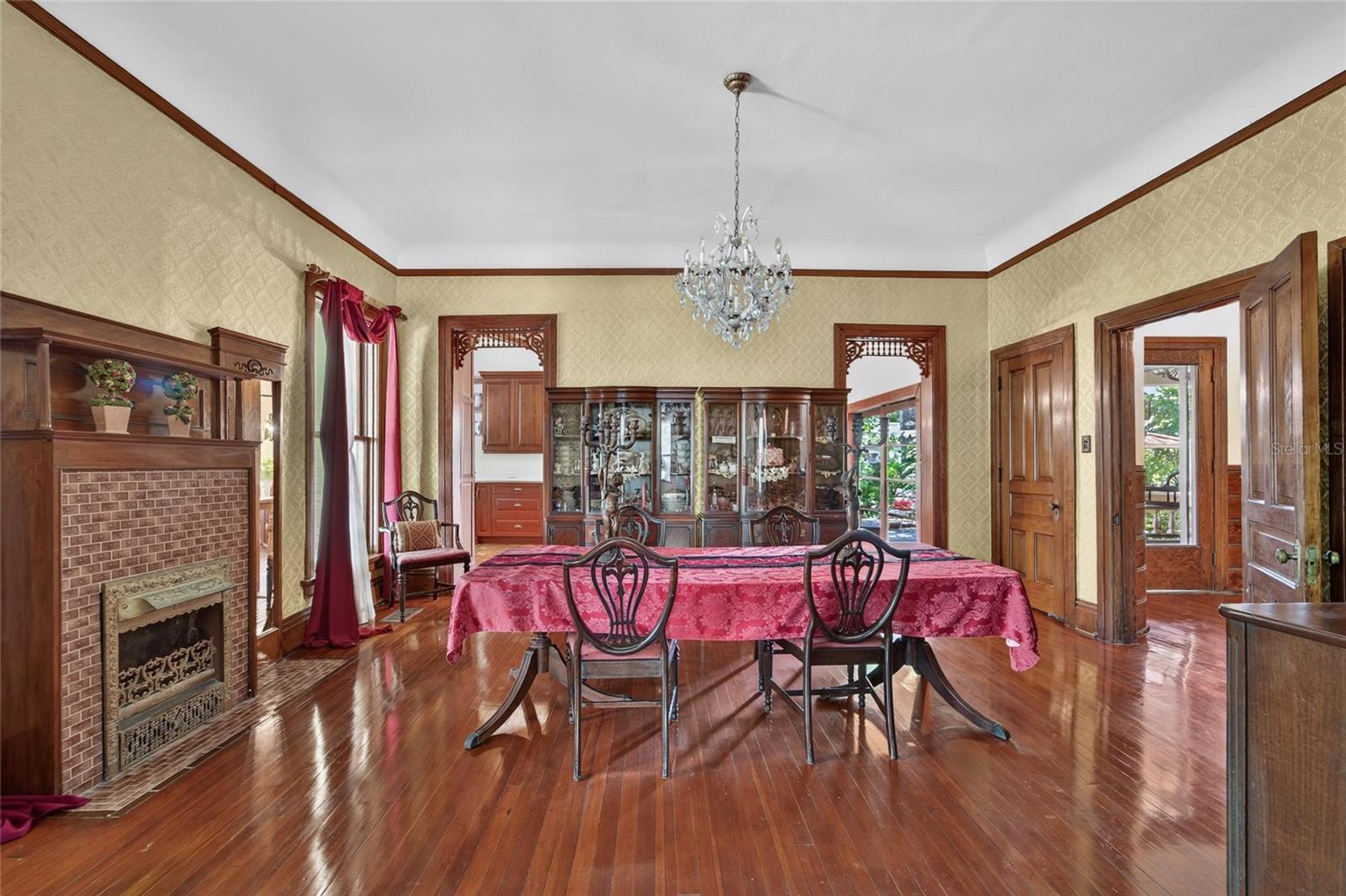 Formal Dinning Room