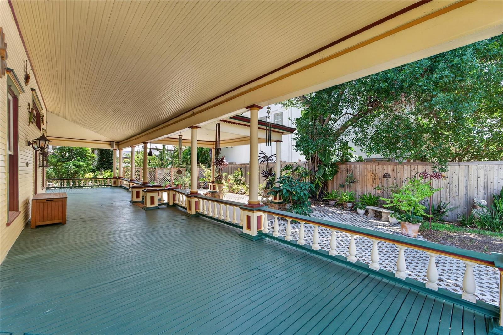 TB8522385