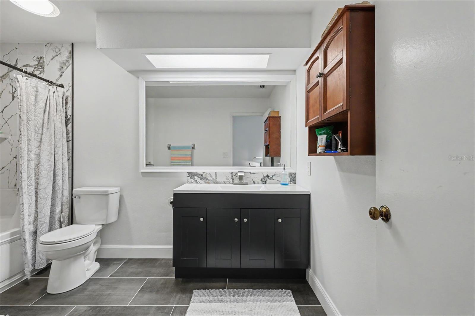 TB8522527