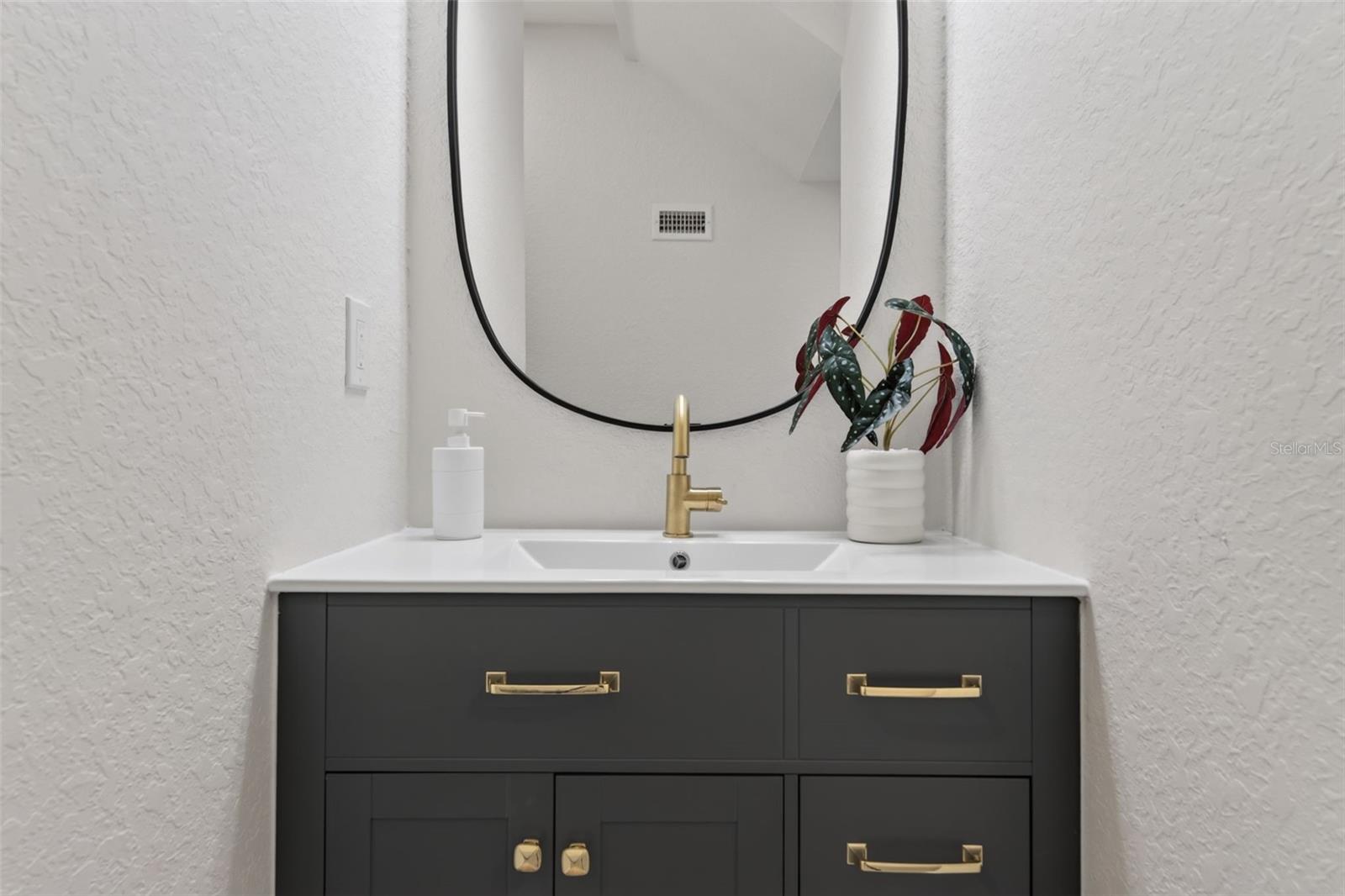 Bed 4 Ensuite Bathroom
