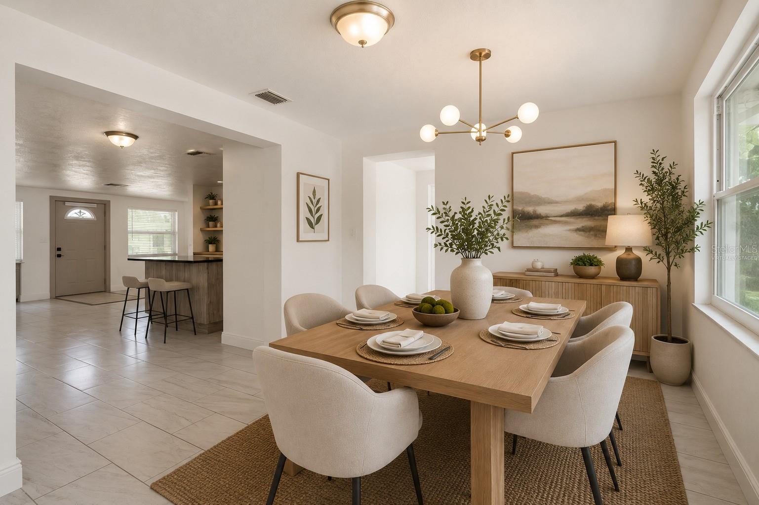 Virtually Staged-Dining Room