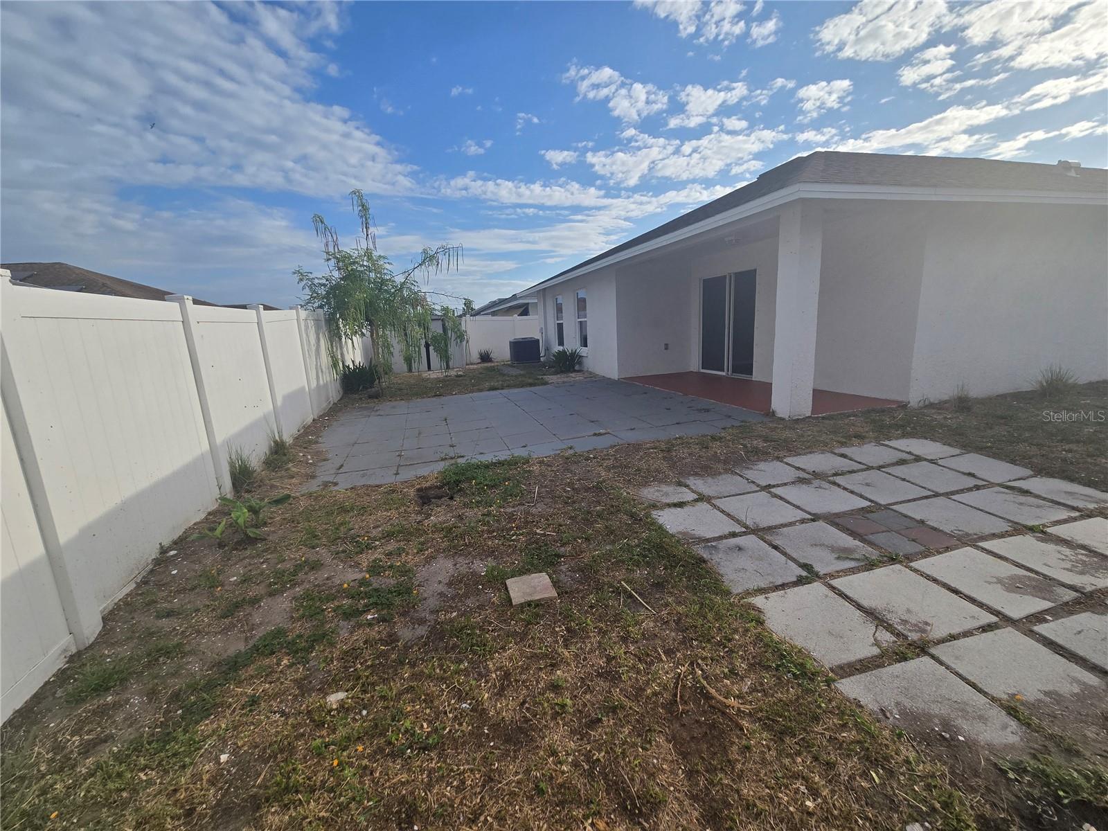 Corner Lot/Backyard view