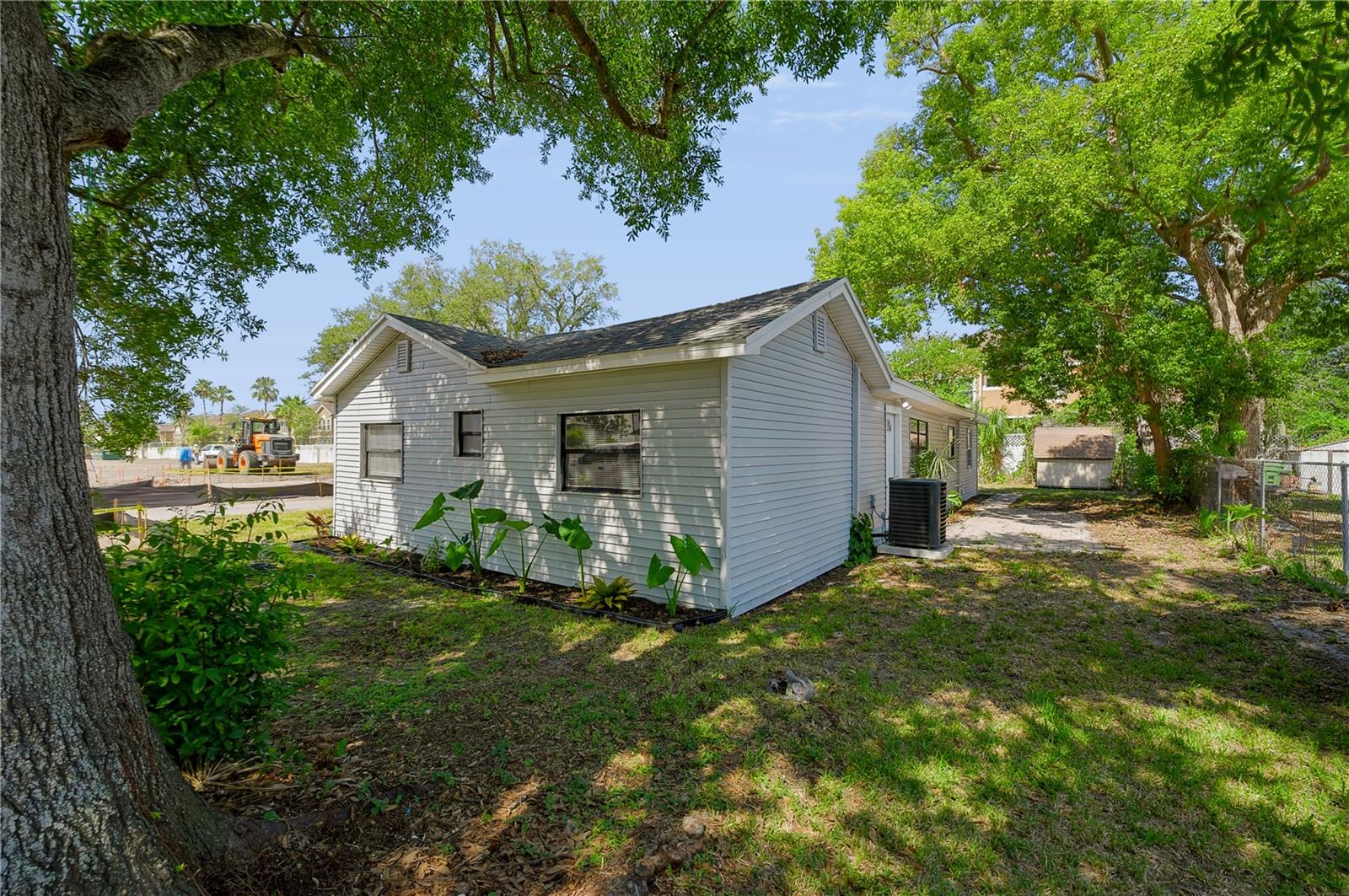 TB8522647