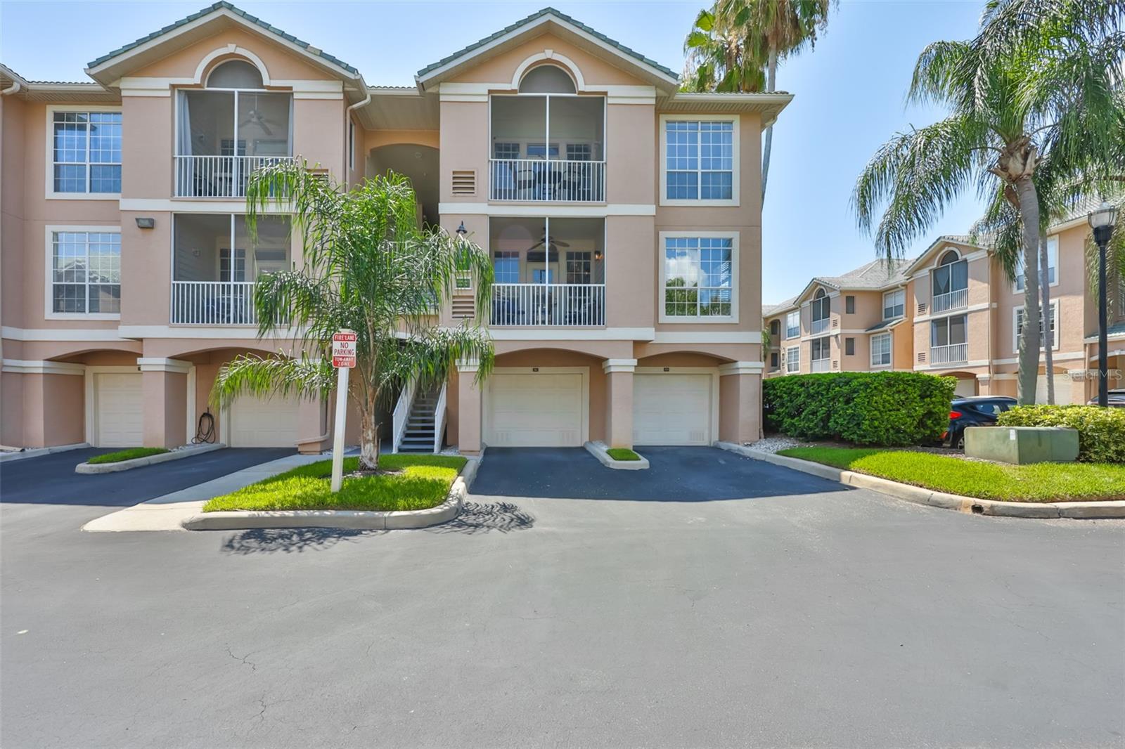 Over-sized garage with extra driveway parking space