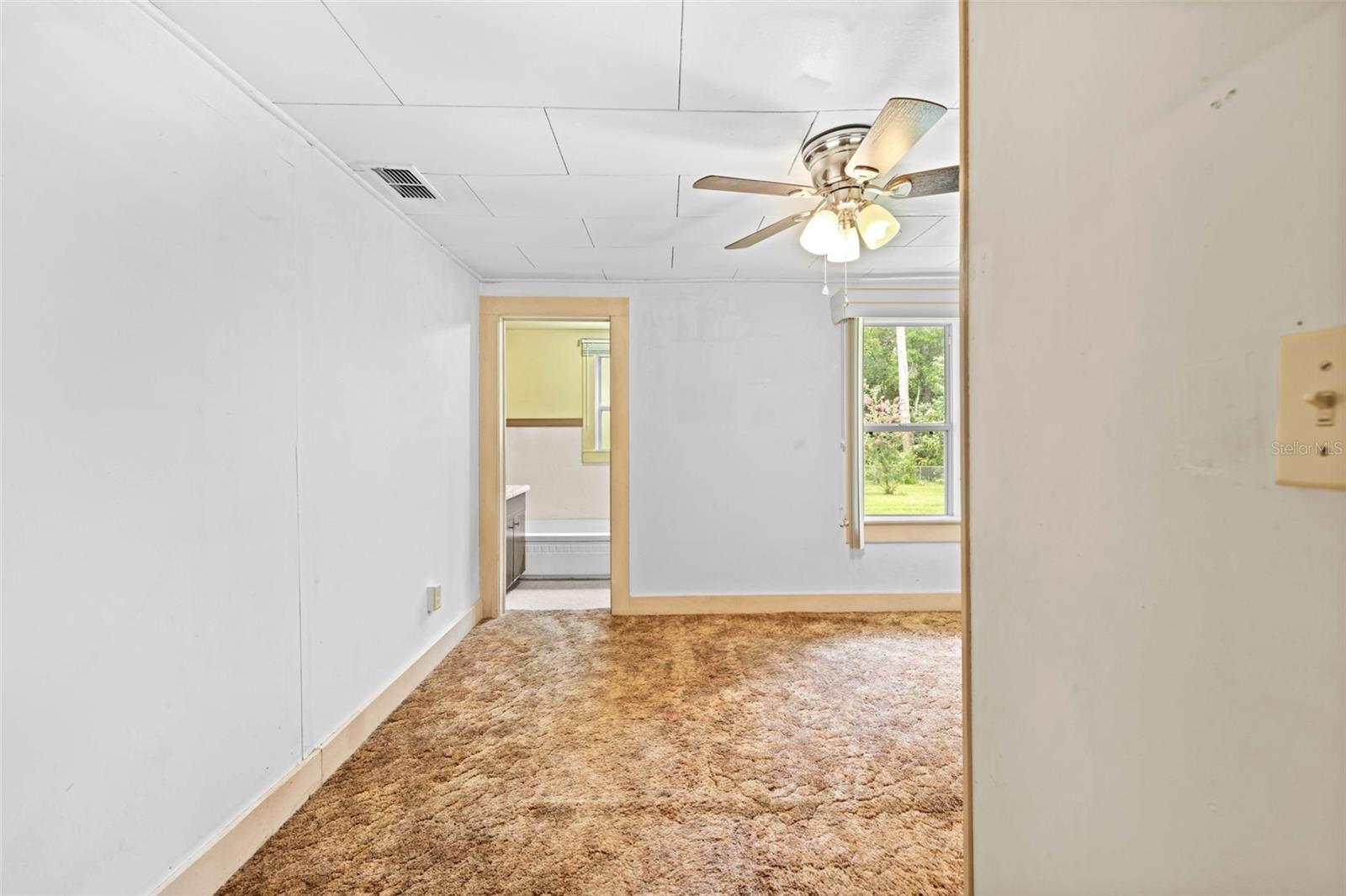 Primary BR w/ en suite