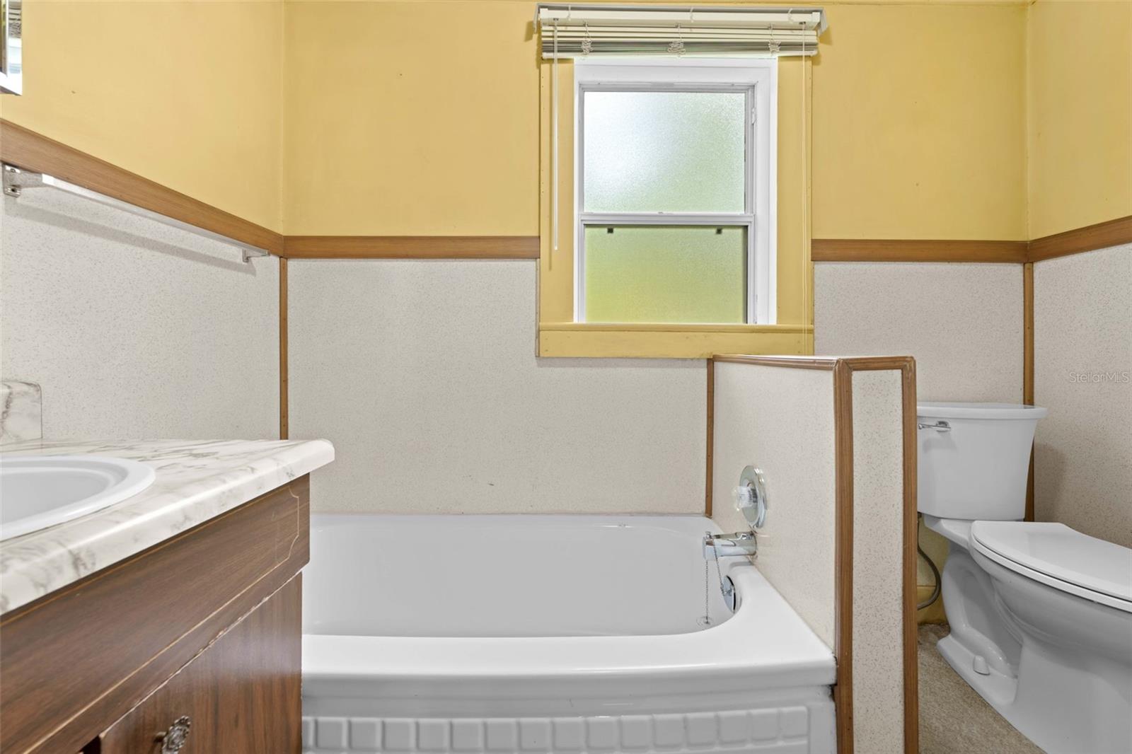En suite bath