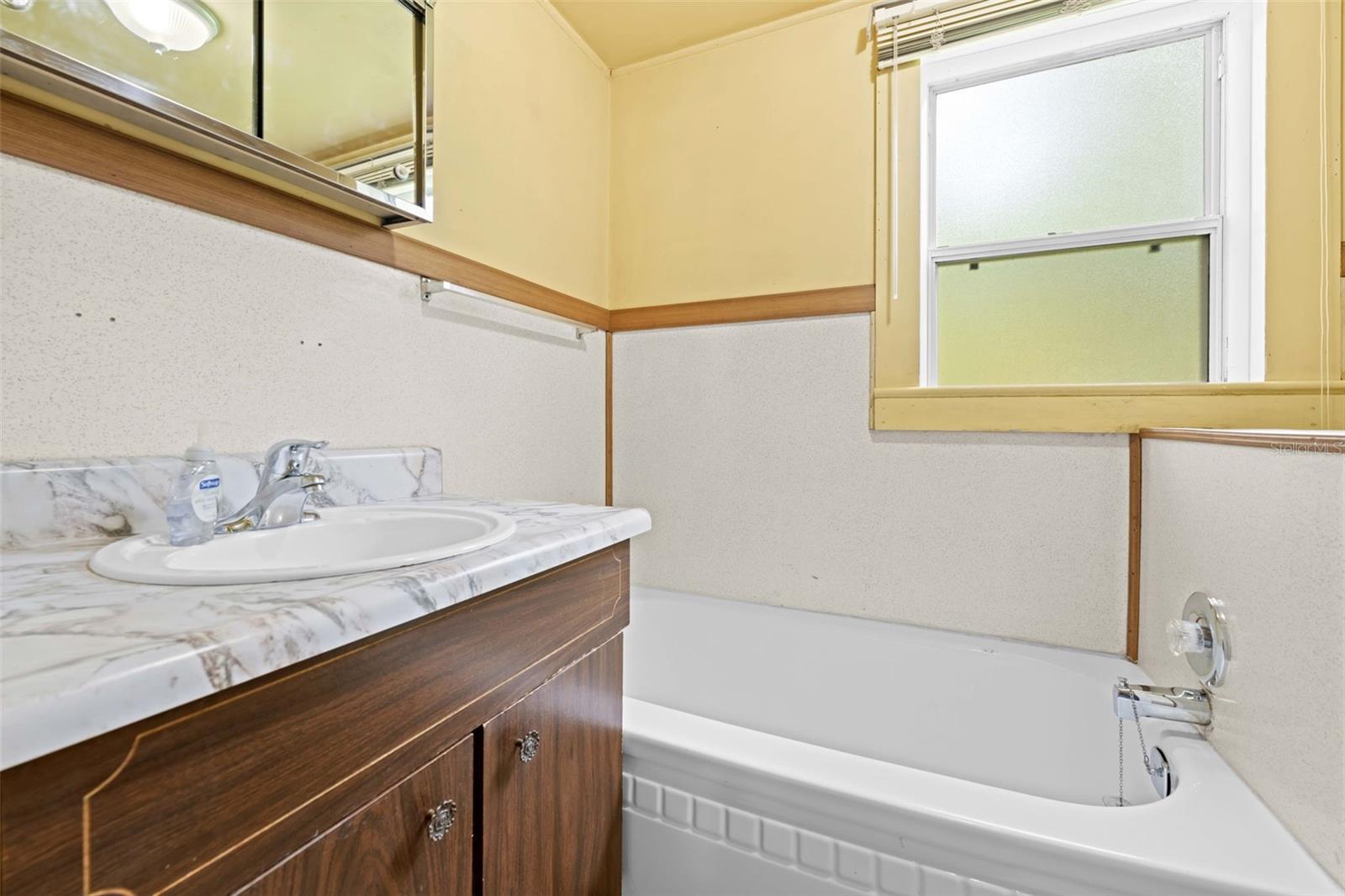 En suite bath