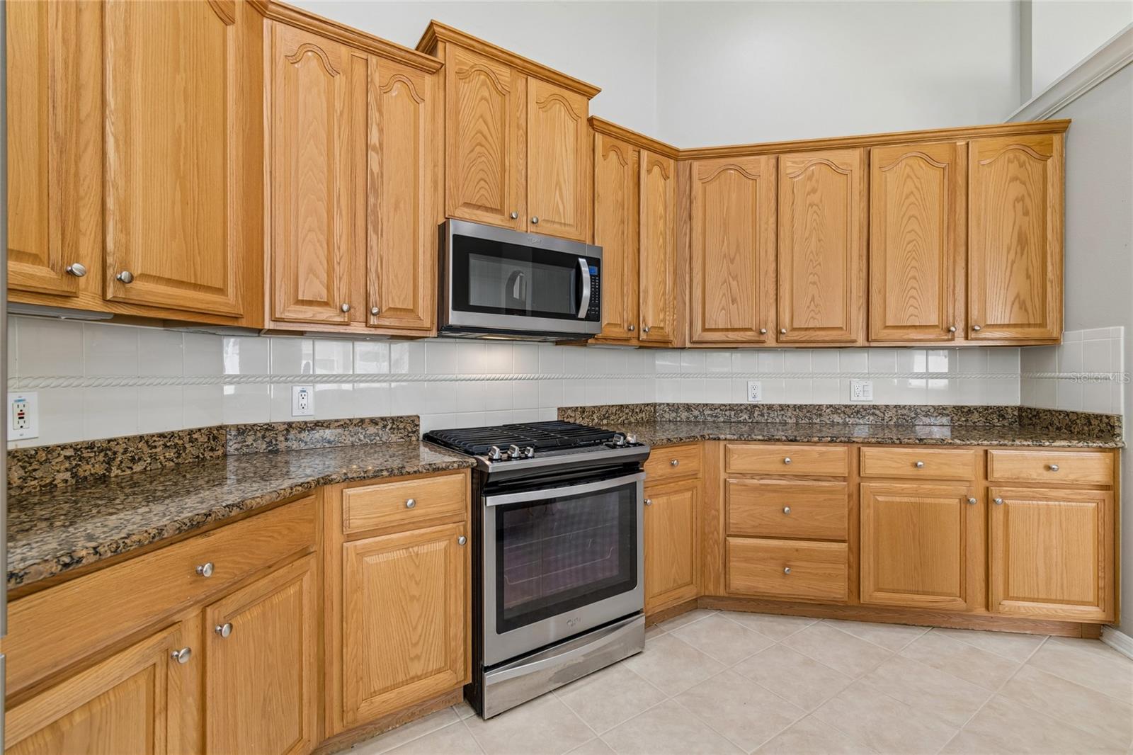Large kitchen with gas stove