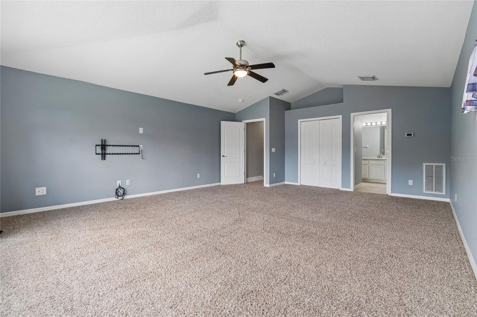 Bonus room / 5th bedroom