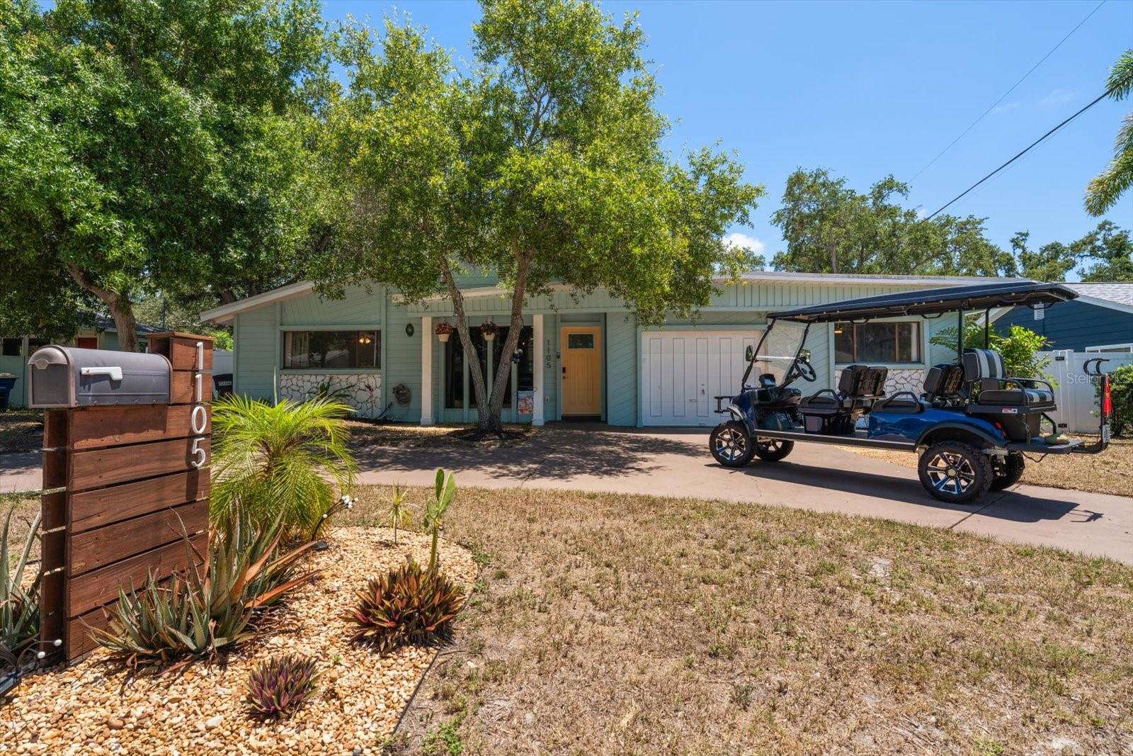 GOLF CART CAN BE PURCHASED SEPARATELY!