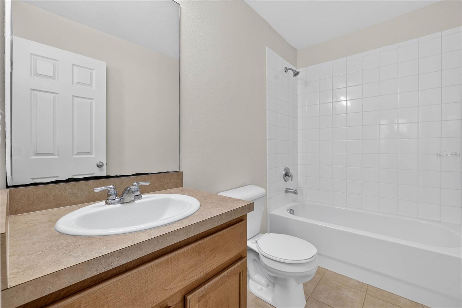2nd Bath Upstairs
