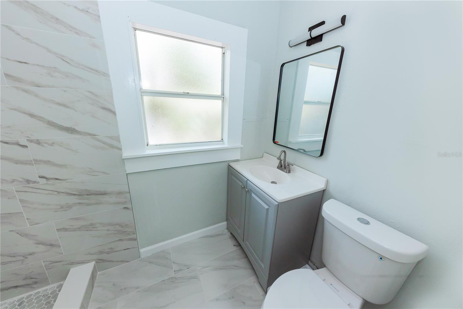 2nd bathroom