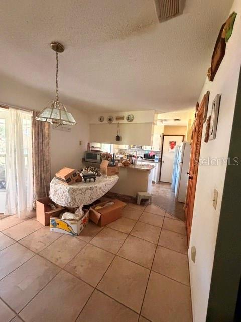 TB8522856