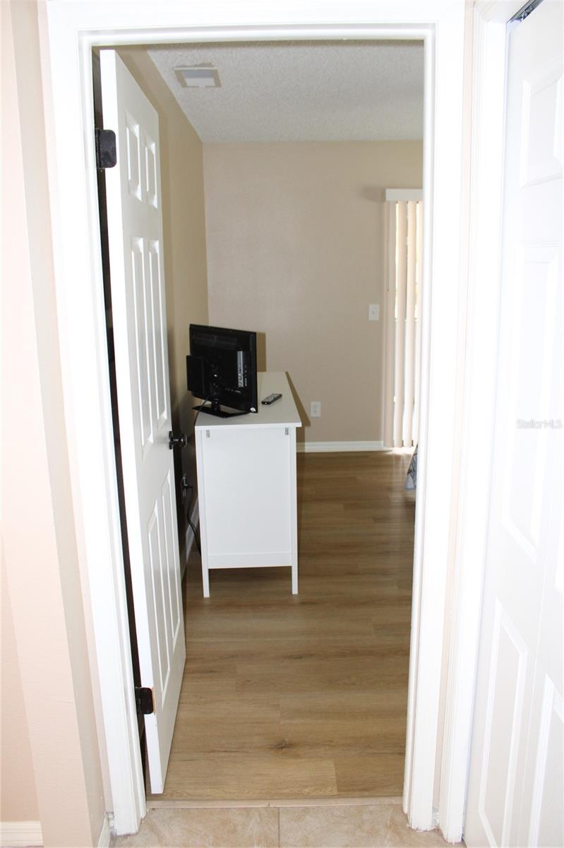 Guest Baedroom Entry