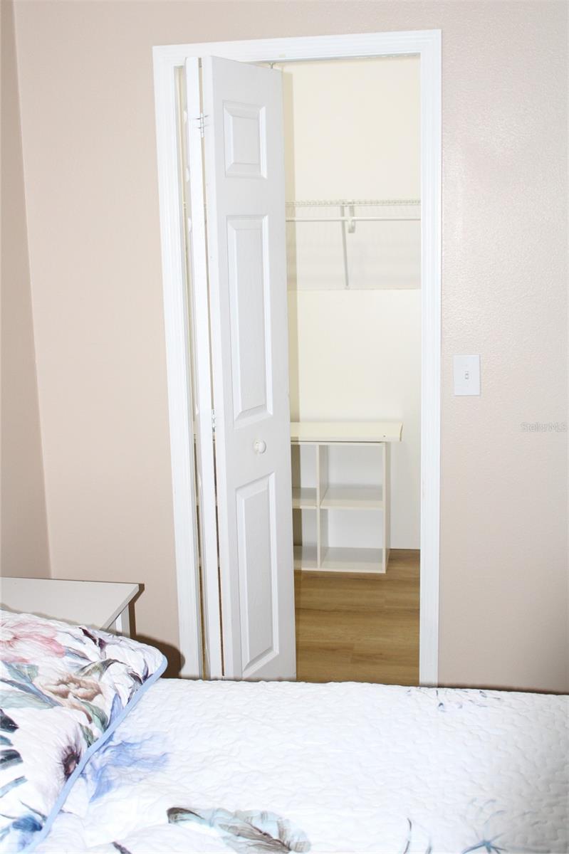 Walk-in Closet