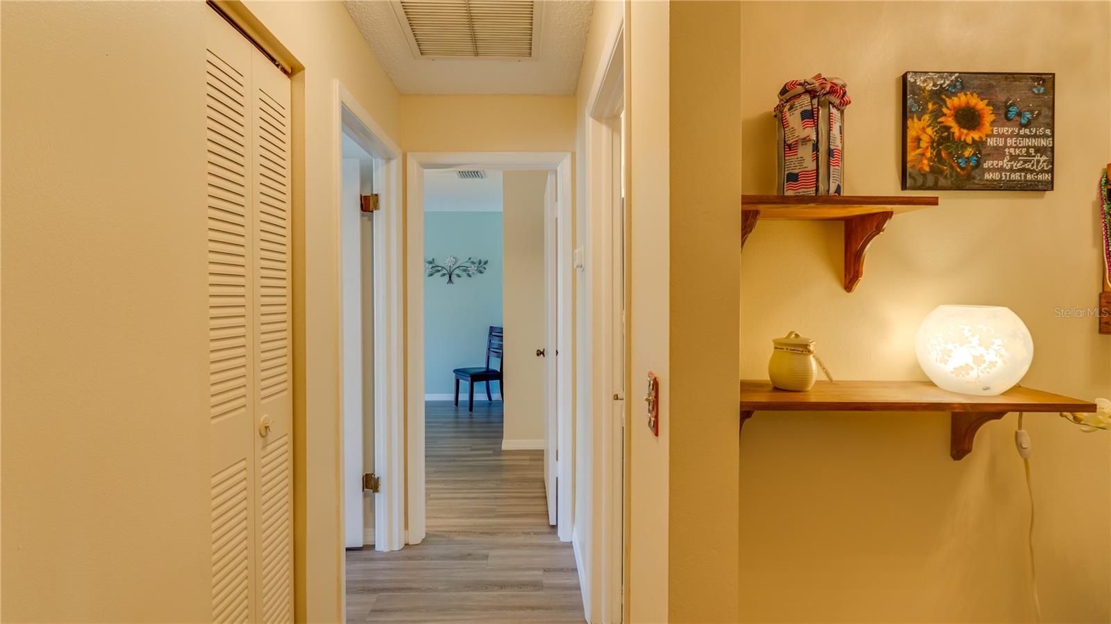 HALLWAY TO THE BEDROOMS