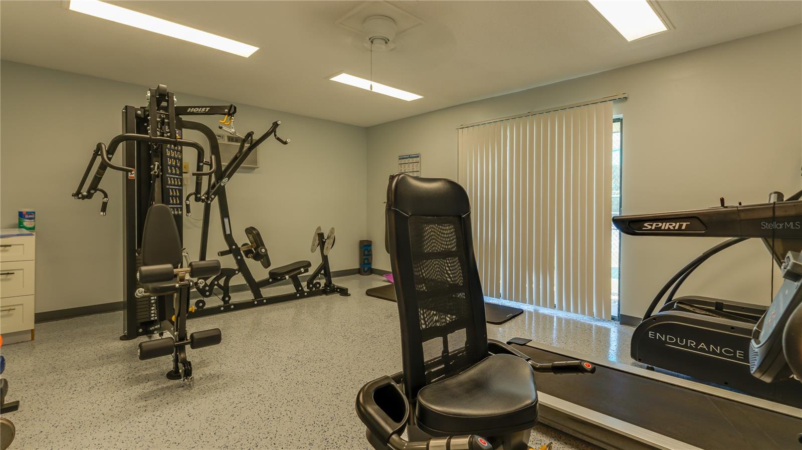 FITNESS ROOM