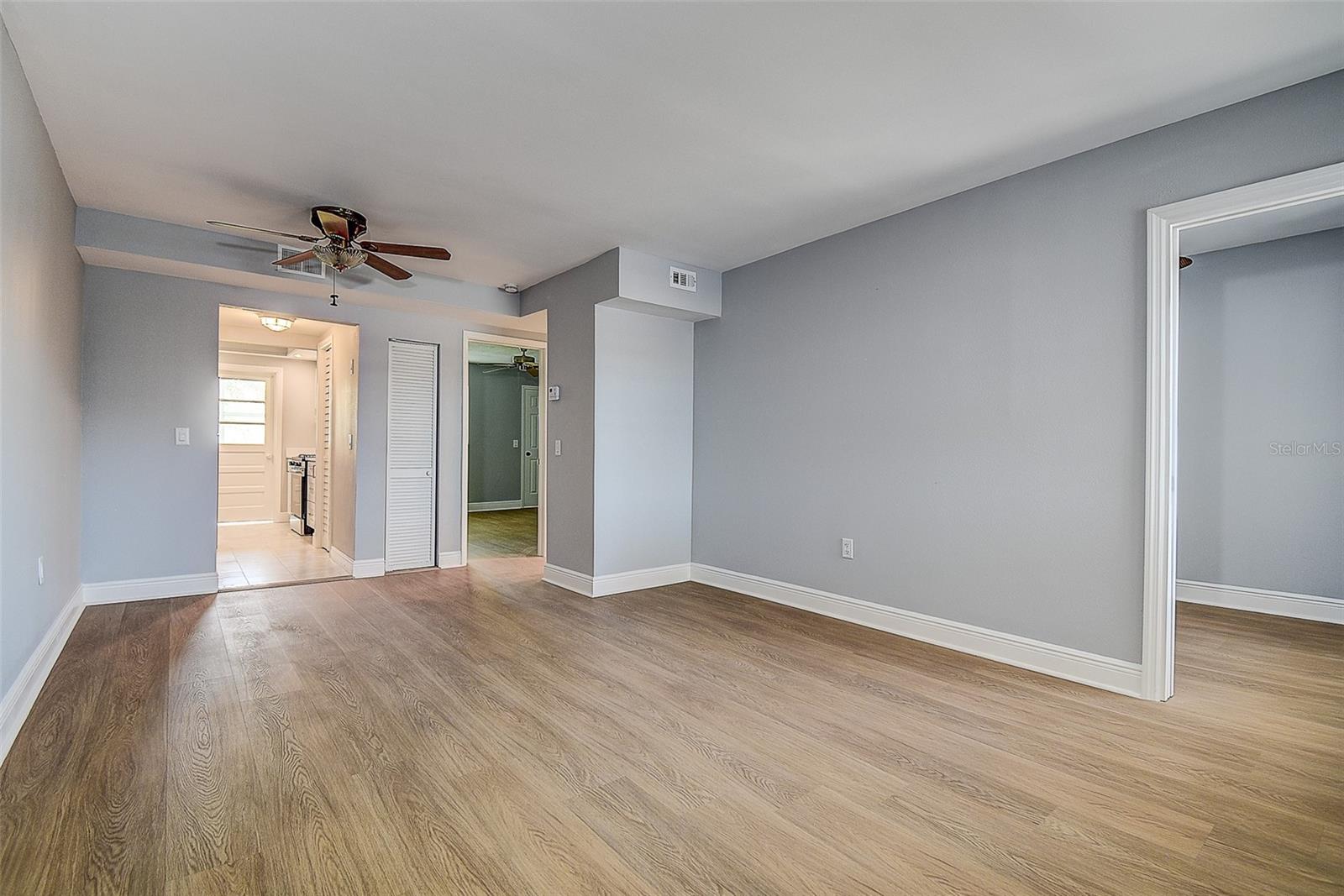 Living Room/Dining Area