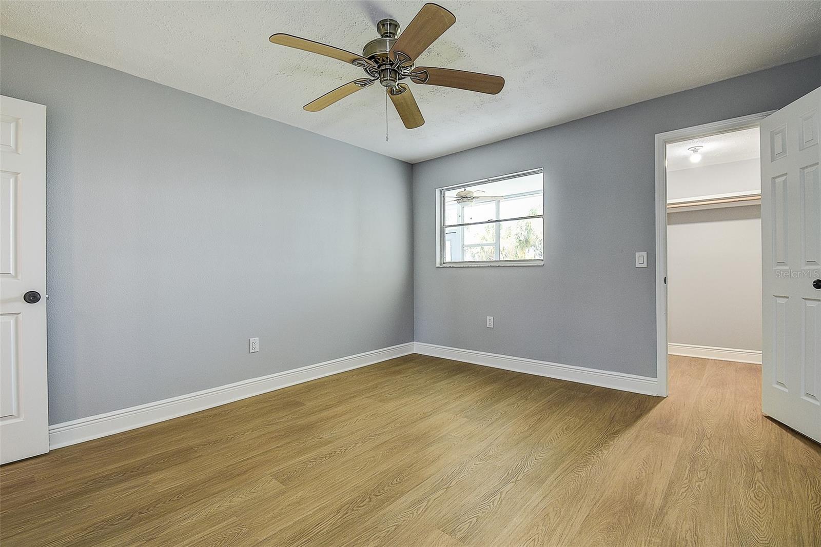 Primary Bedroom w/ Walk In Closet