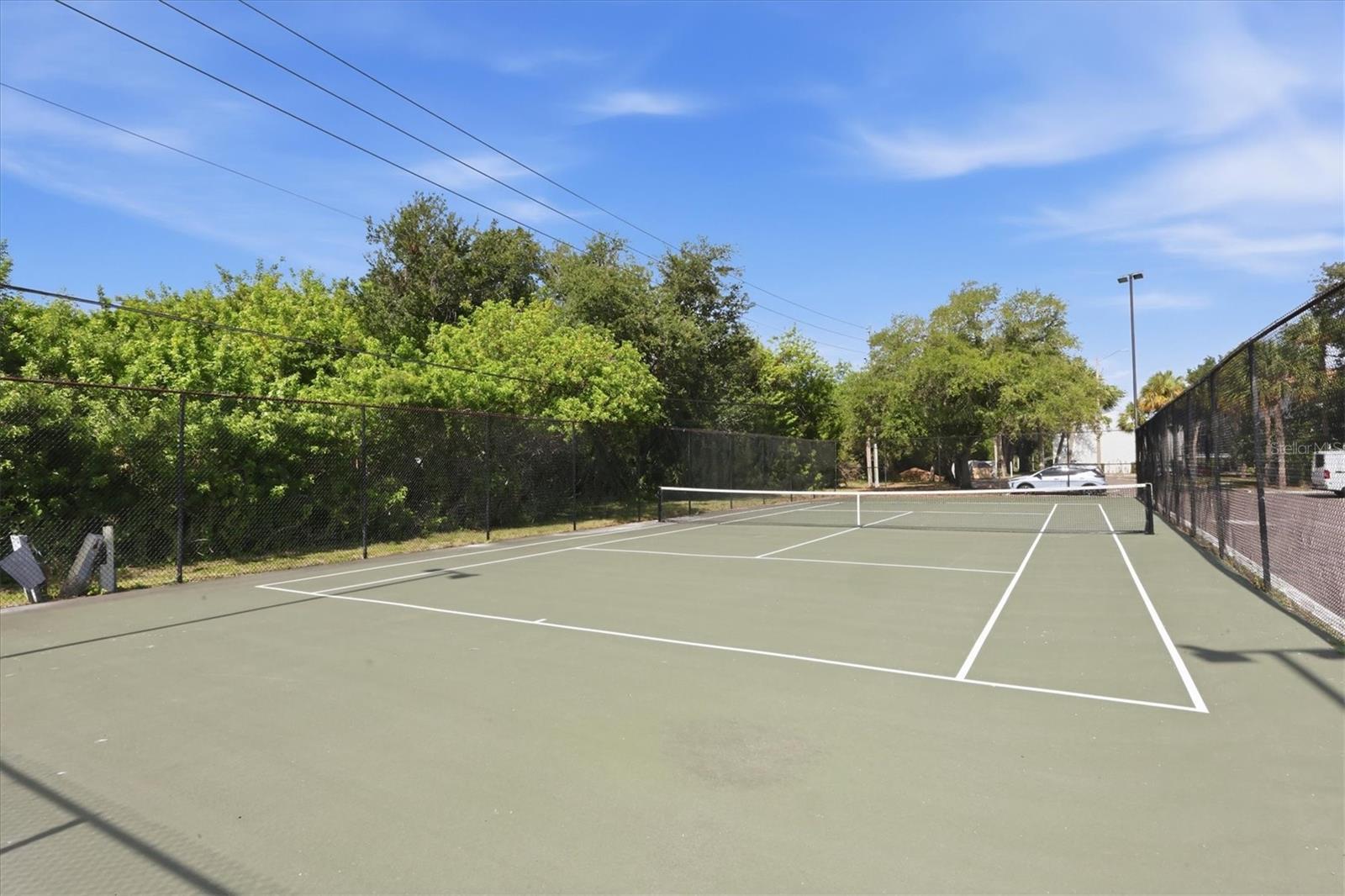 Tennis/pickleball courts