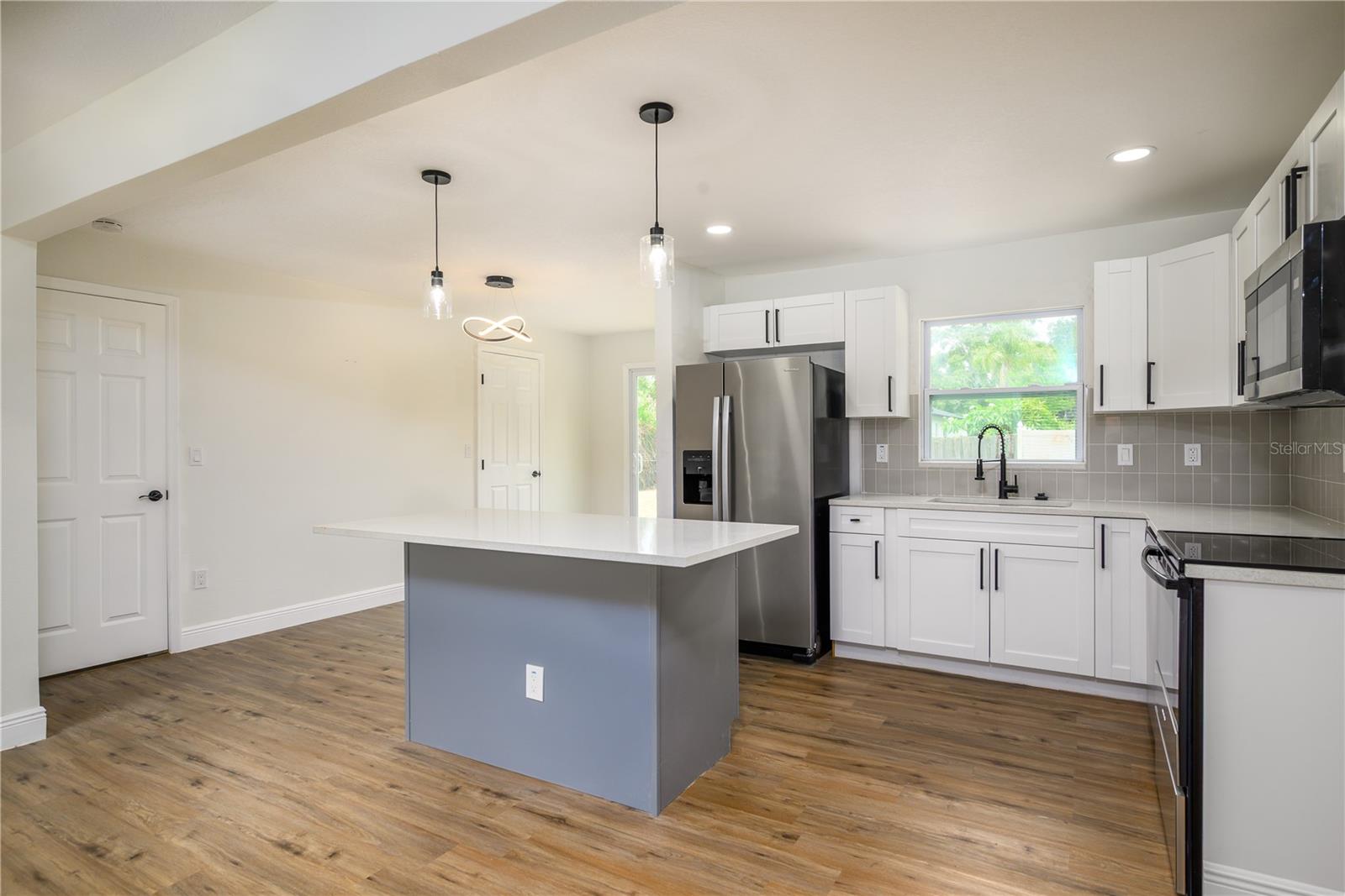 Kitchen/Dining combo
