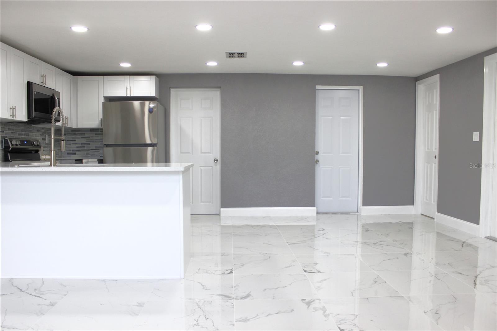 KITCHEN/ DINING ROOM