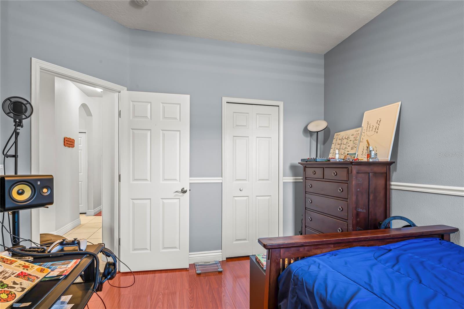 2nd bedroom