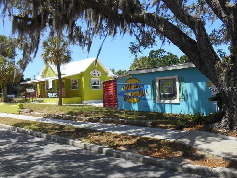 Tarpon old town shopping