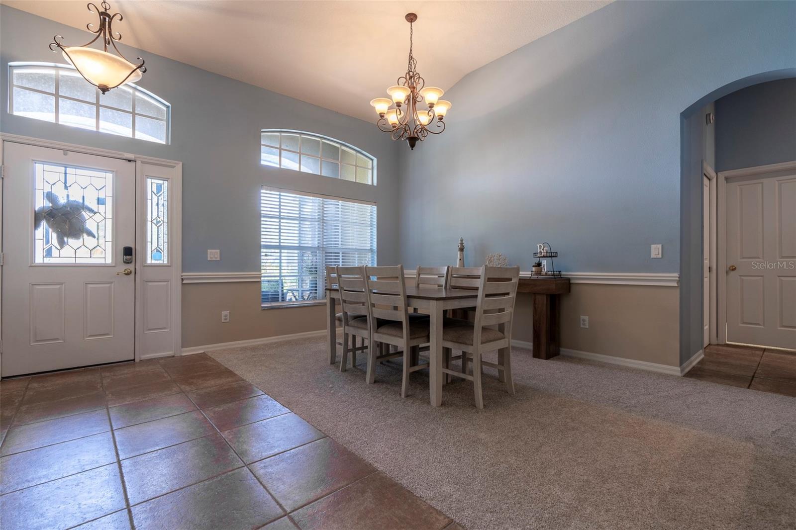Formal Dining Room/Front Entryway