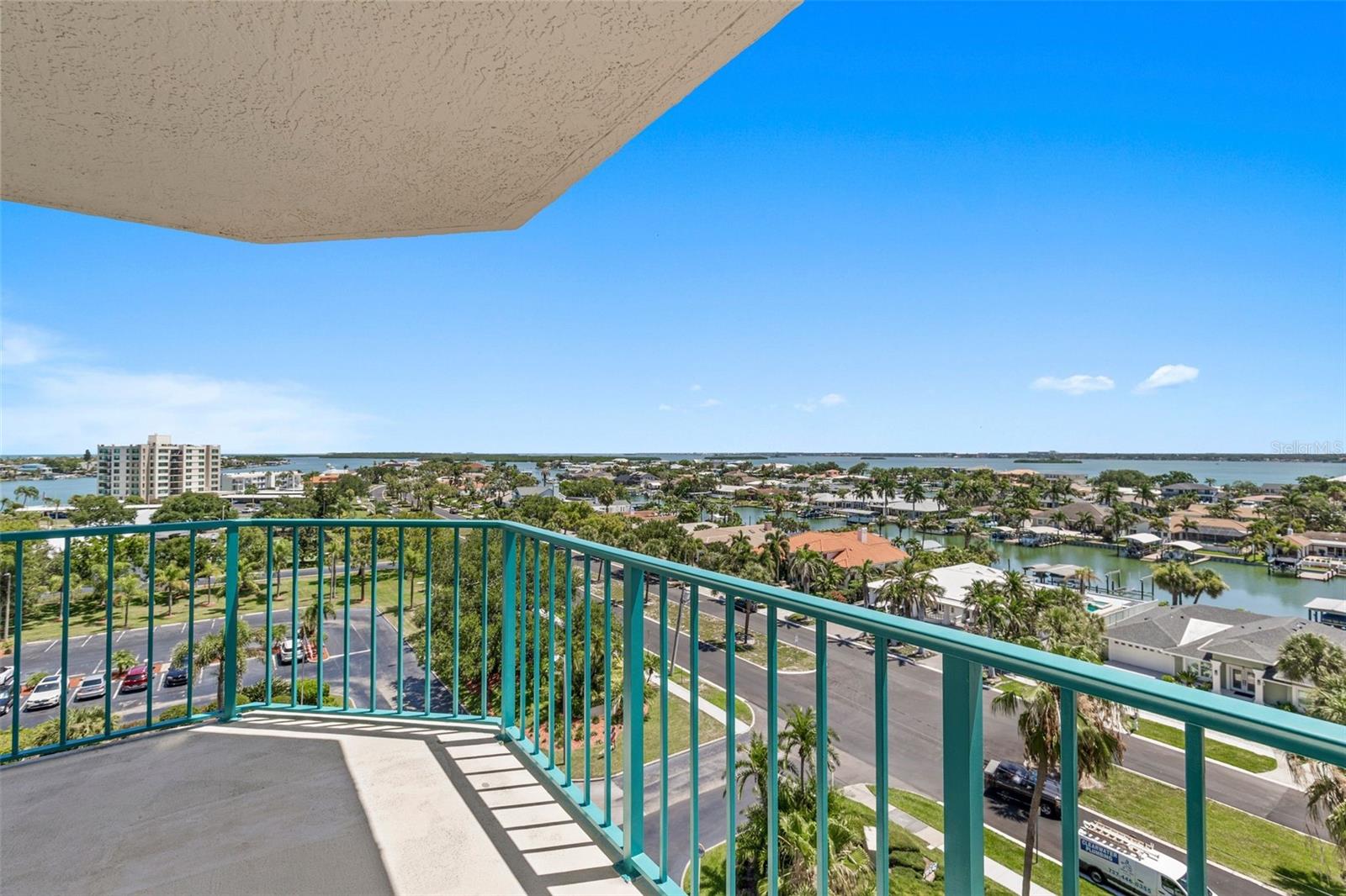 Guest Bedrooms shared Balcony Views!