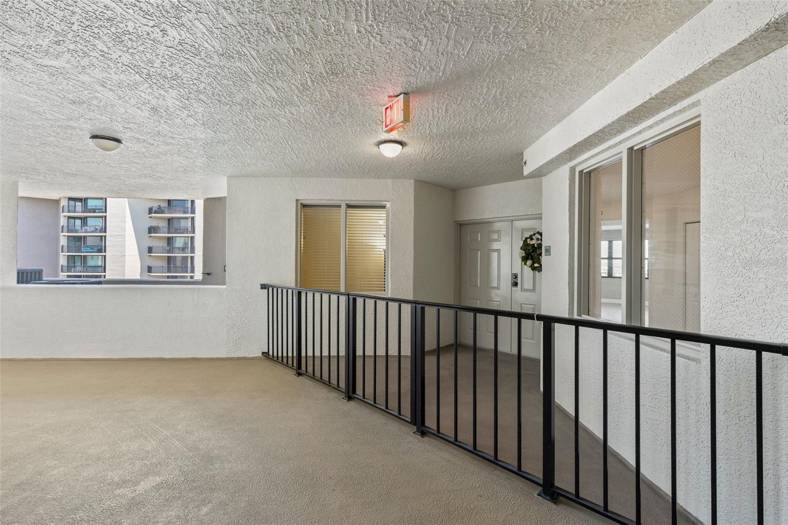 Exterior Courtyard Entrance to Condo