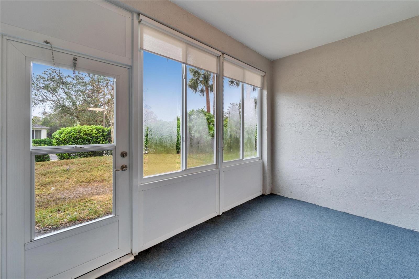 Lanai Entry w/Exit to Outdoors