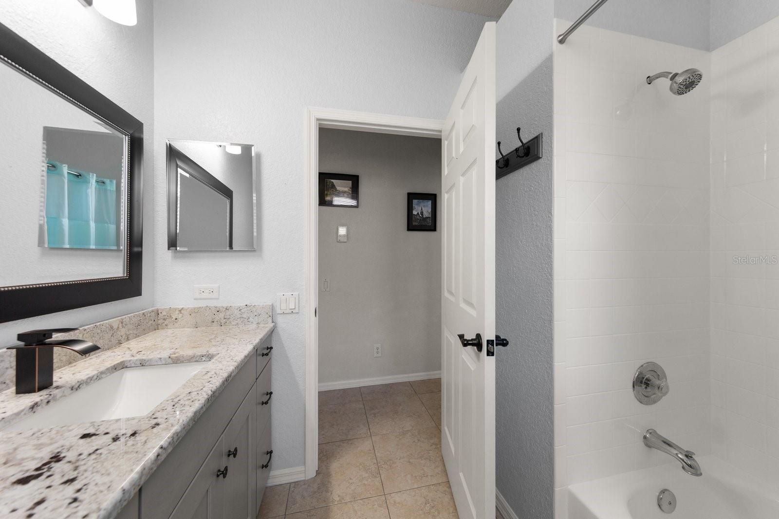 Guest Bath shower/tub