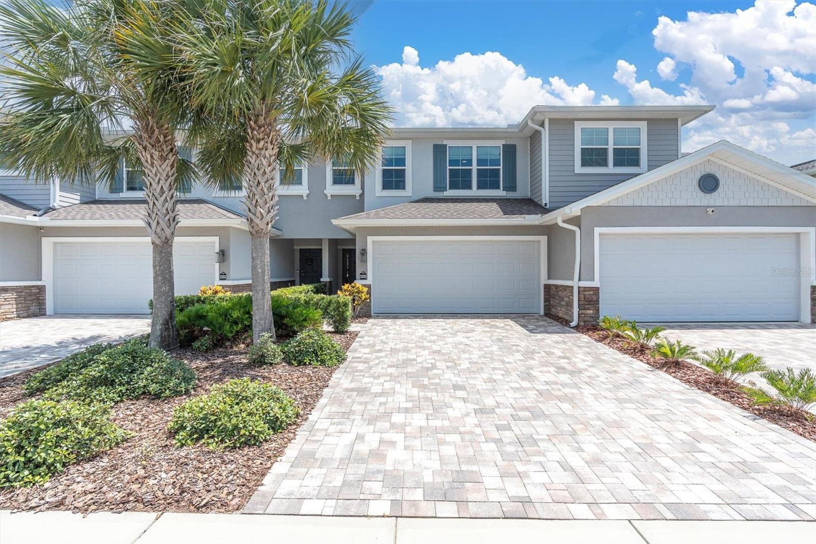 Welcome Home!! spacious long paver driveway