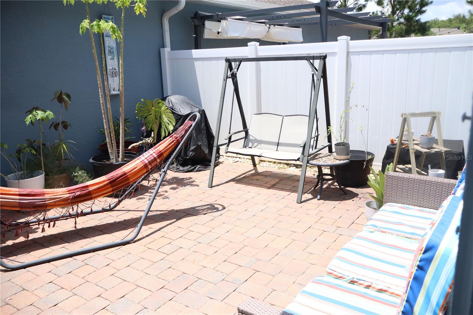 TB8523360