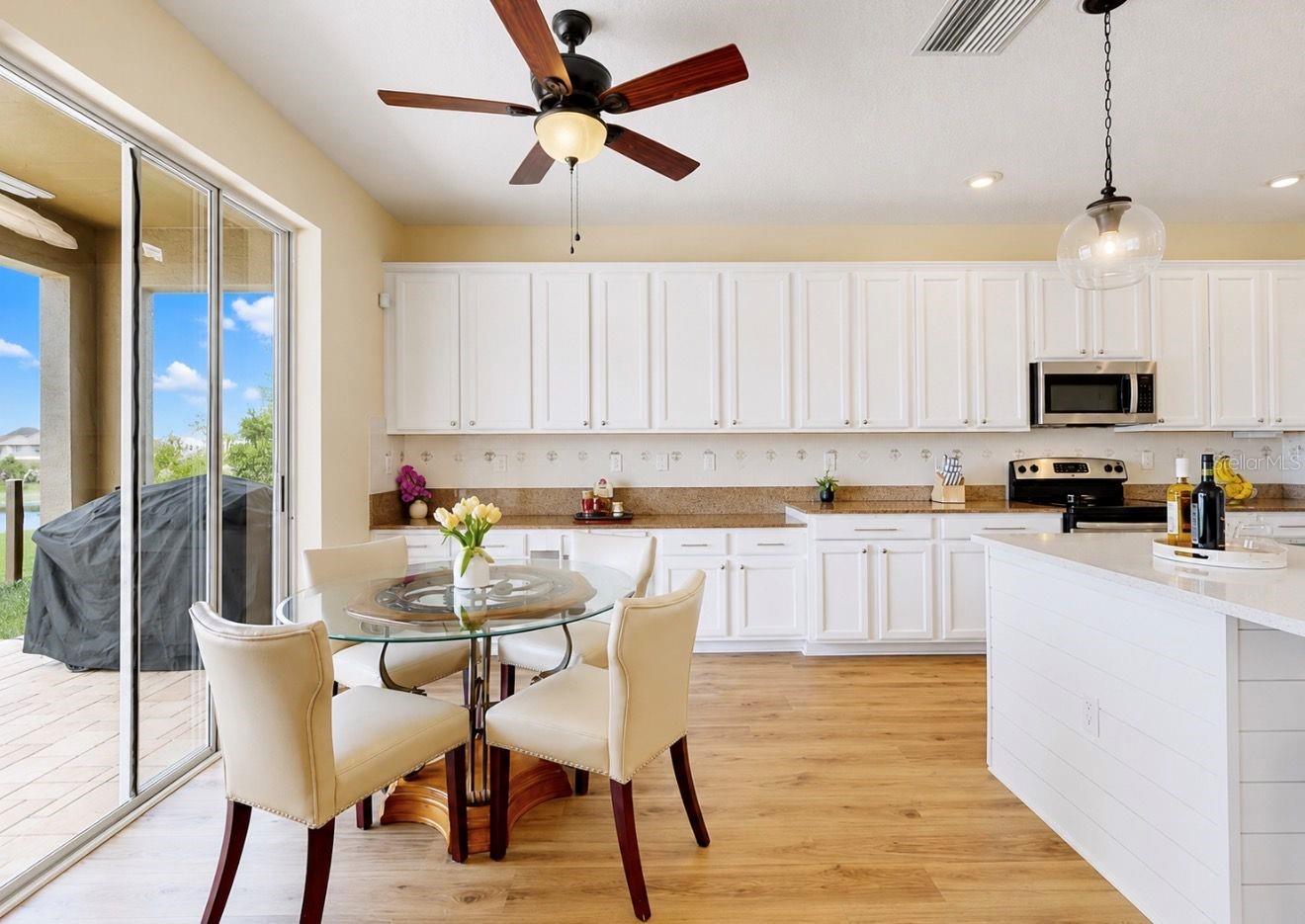 breakfast area