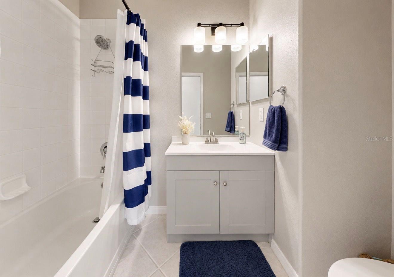 Full bath guest 1st floor