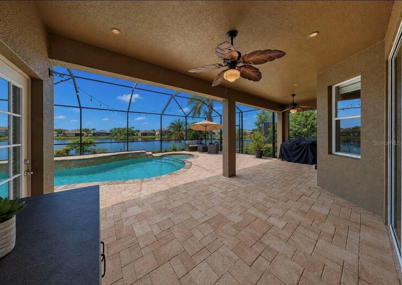 Huge pool deck