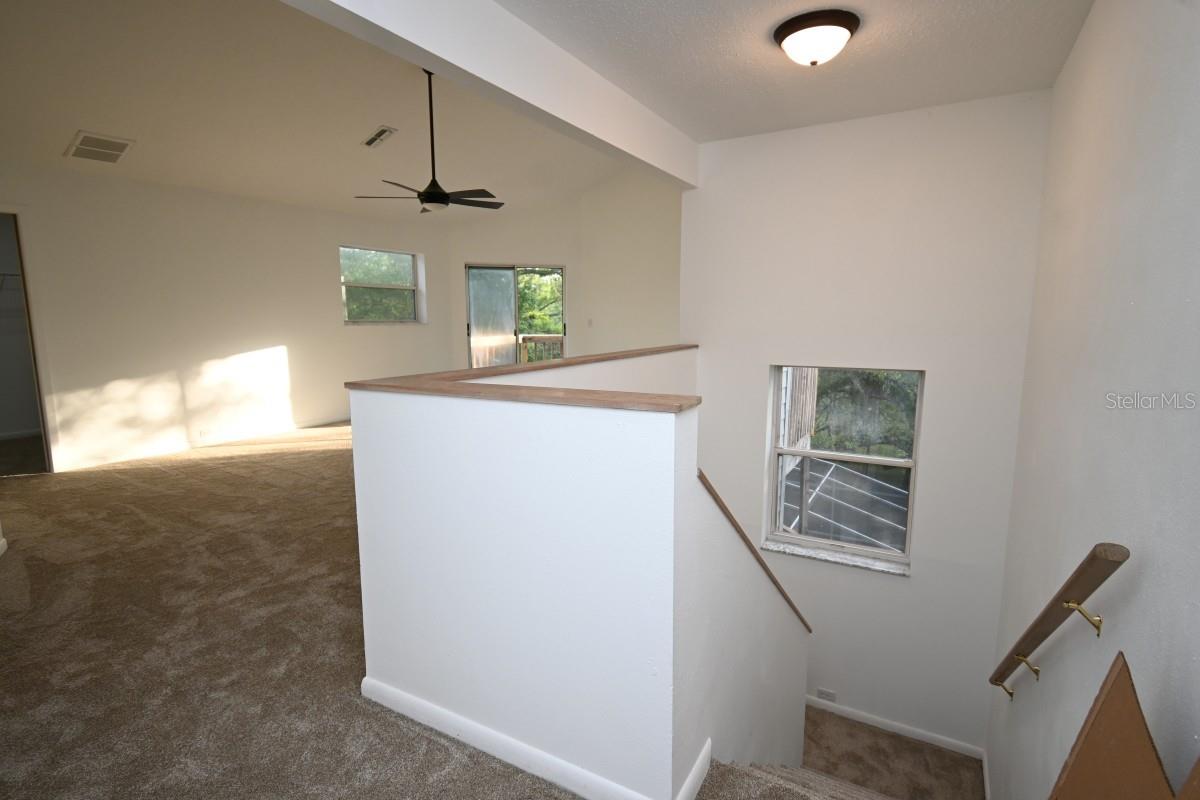 3RD LEVEL ENTRYWAY