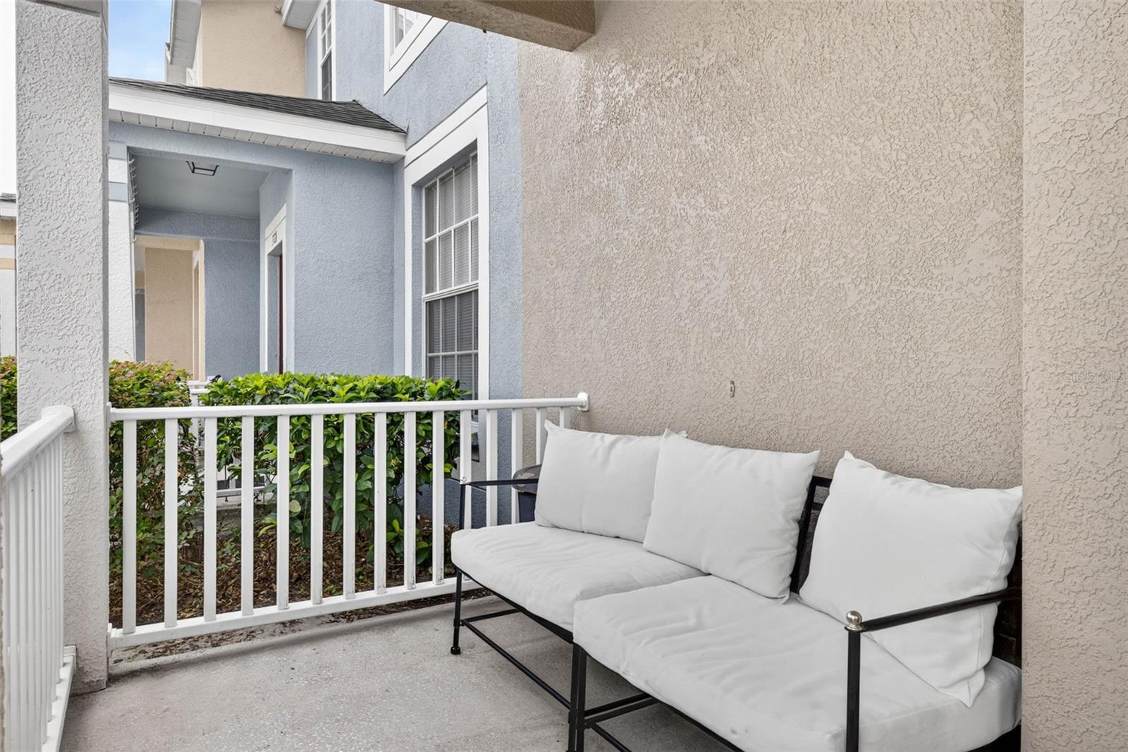 Front porch area seating