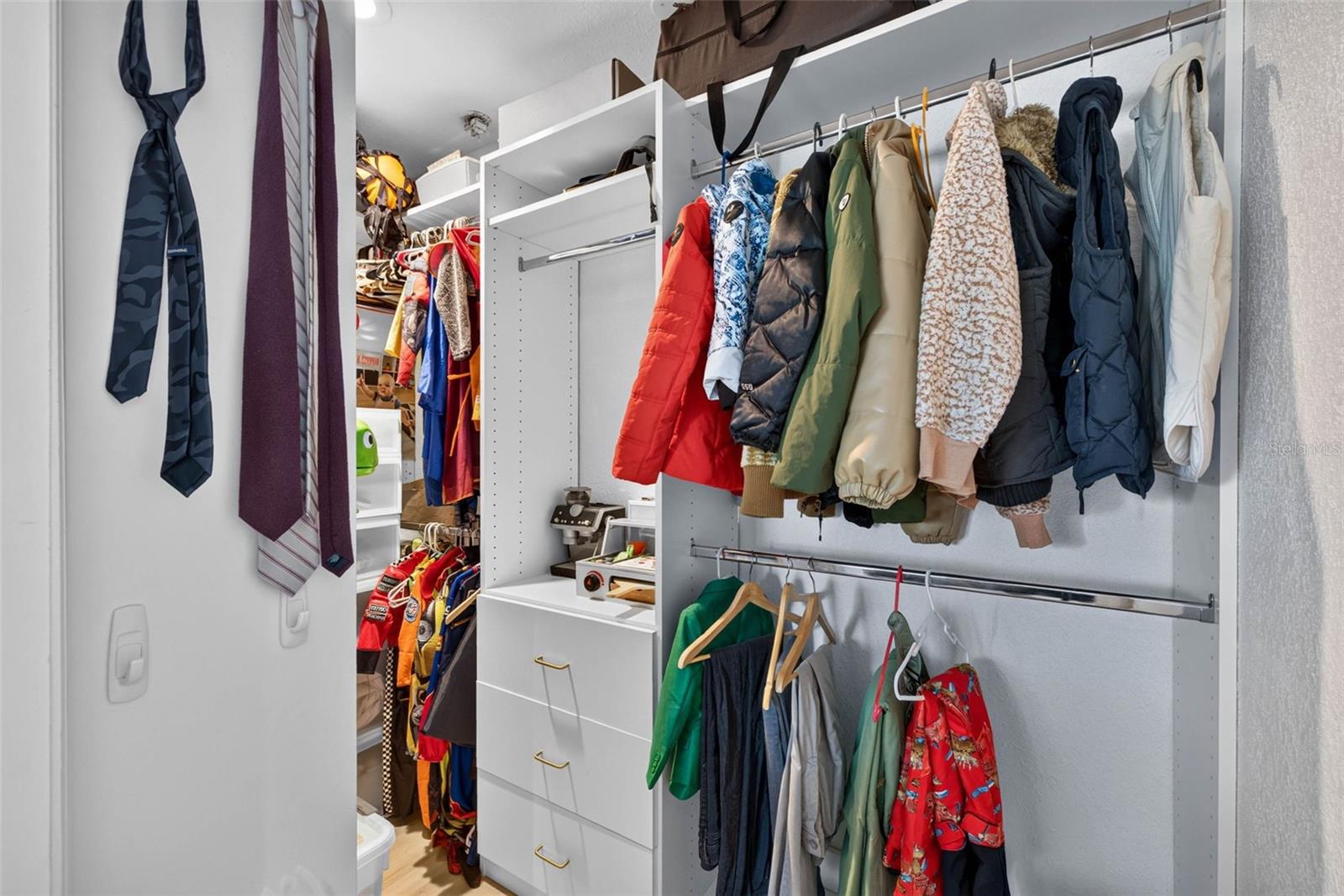 bedroom 2 walk in closet