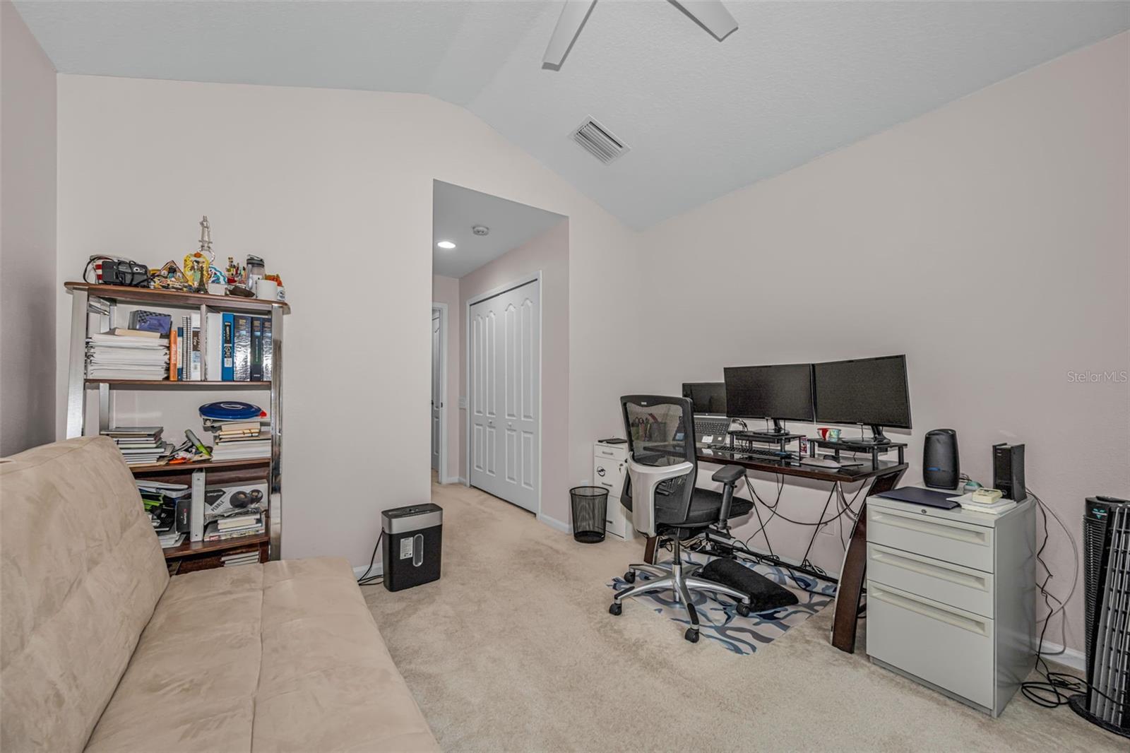 guest room/office