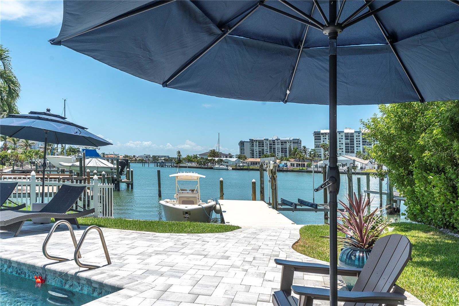 Boat slip on the ICW with lift