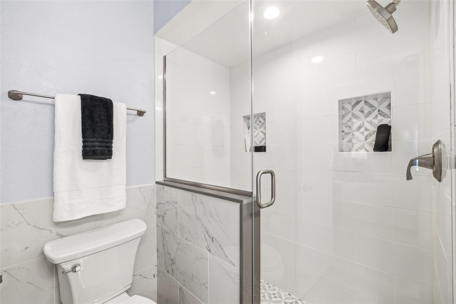 Primary en suite bathroom