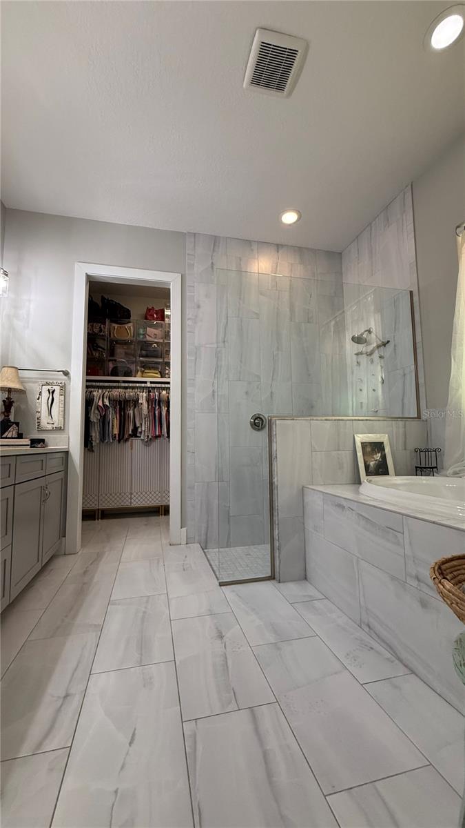 En Suite Bath