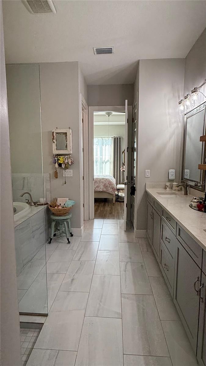 En Suite Bath
