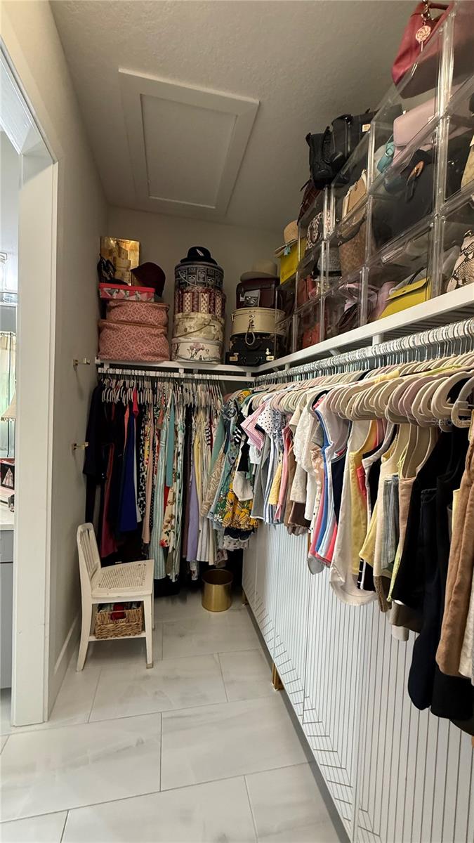En Suite Walk-in Closet