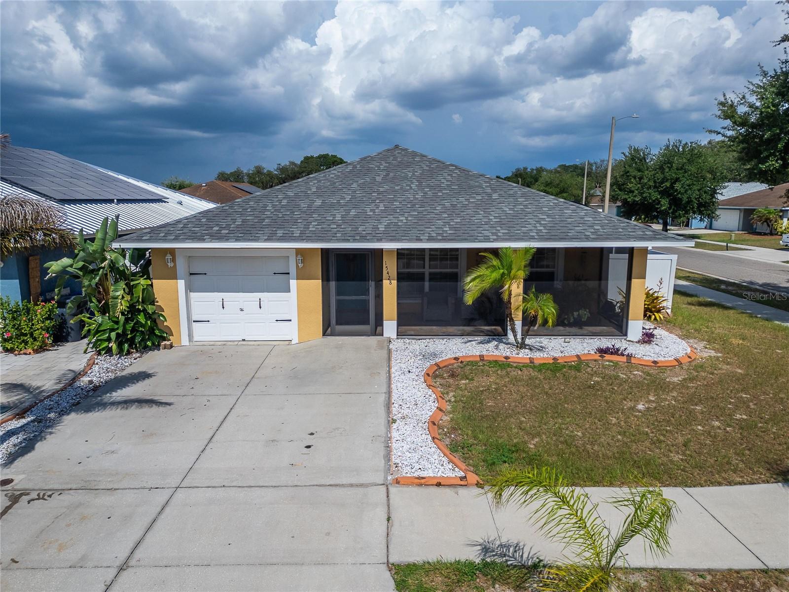 TB8523521